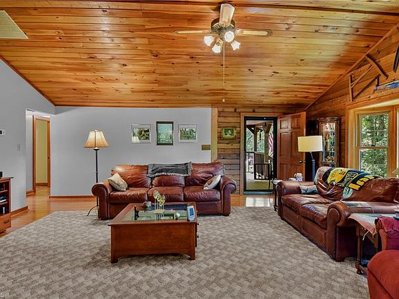 3rd image of 3001 Woodville Rd