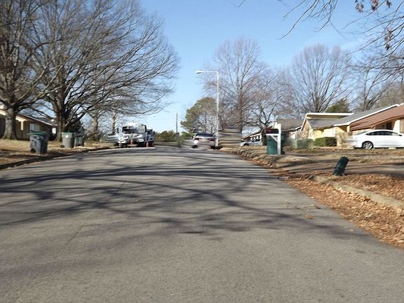 4th image of 5693 Ballenmoor Dr