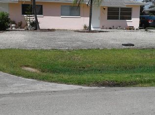 627 104th Ave N, Naples, FL 34108