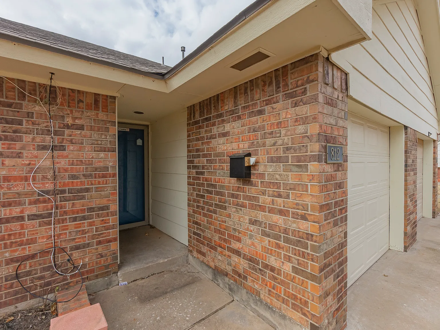 813 Delmar Ct — Photo 3