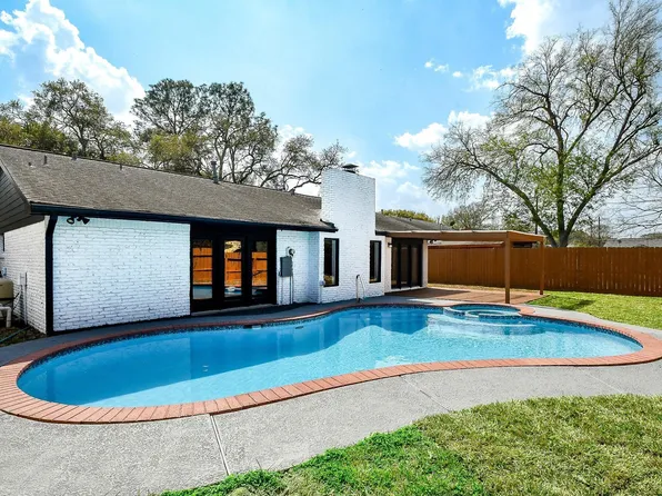 5850 Duxbury St, Houston, TX 77035
