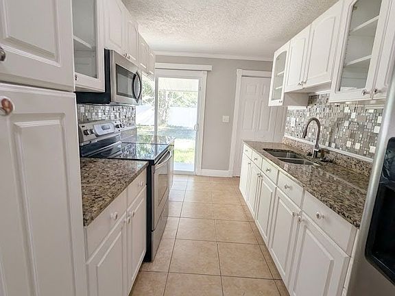 5th image of 7308 Alvina St
