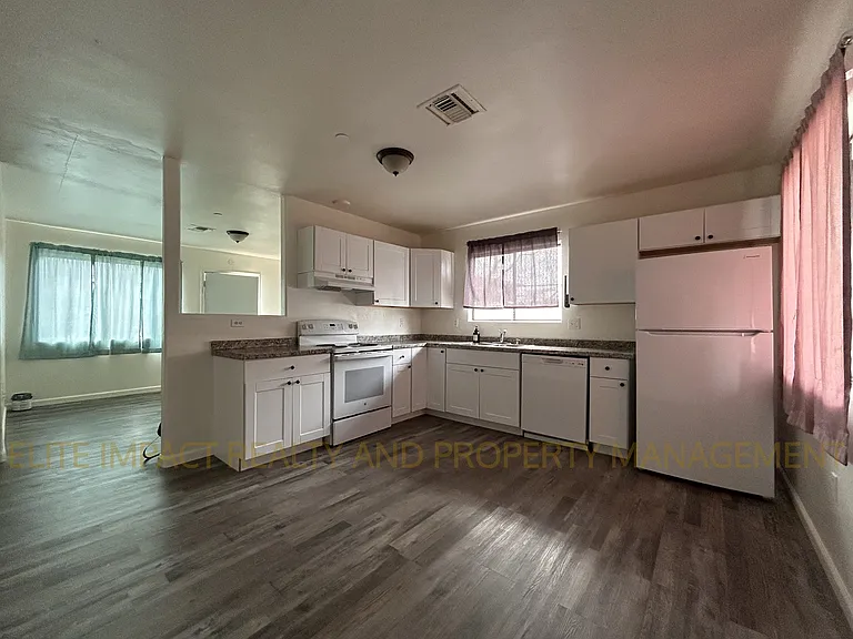 1462 W Saint Marys Rd #2 — Photo 8