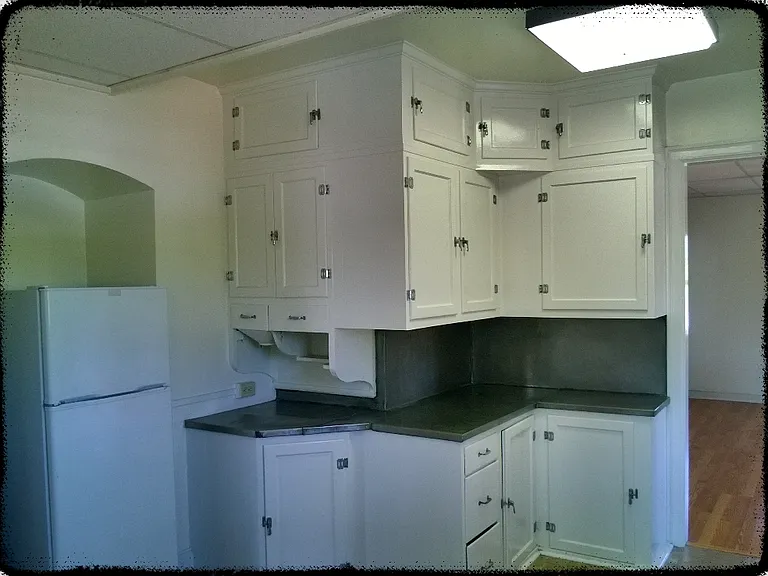 El Villa Apartments — Photo 9