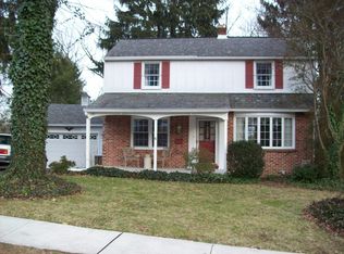 540 School House Ln, Willow Grove, PA 19090