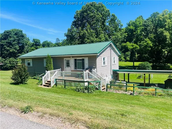5150 Flatwoods Rd, Ravenswood, WV 26164