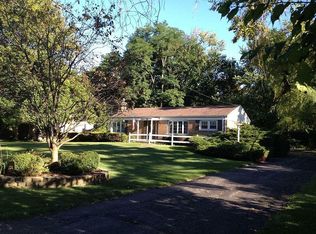 1550 W Wiesbrook Rd, Wheaton, IL 60189