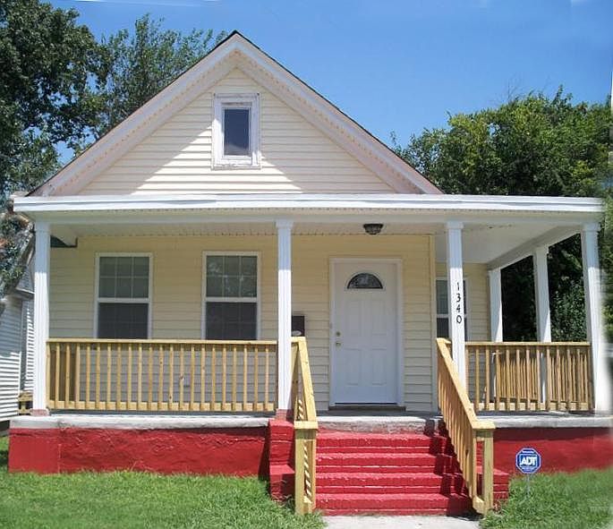 1st image of 1340 W 41st St