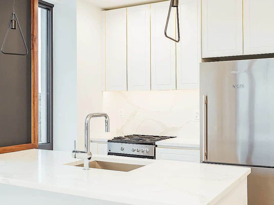 1st image of 635 4th Ave #206