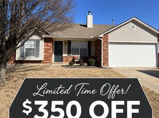 909 N Windermere Dr, Moore, OK 73160