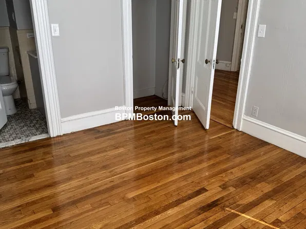 78 Washington Ave #5, Chelsea, MA 02150