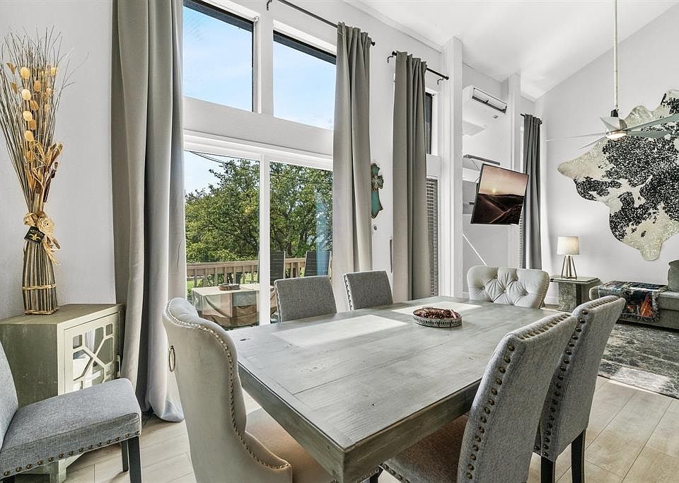 1st image of 553 Demarett Dr #5