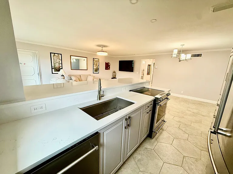 916 Savannas Point Dr #B — Photo 11