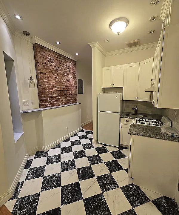 1st image of 334 E 73rd St APT 5A