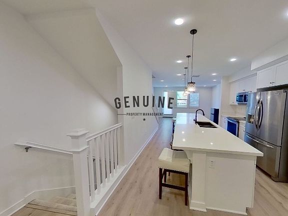 5th image of 1060 S Harbor Blvd Unit 4