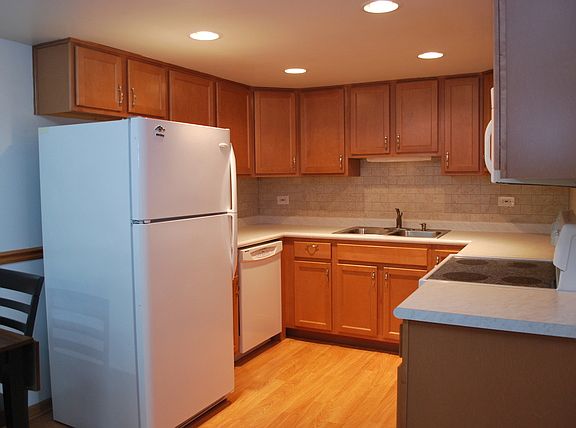 2nd image of 2800 Maple Ave APT 15C