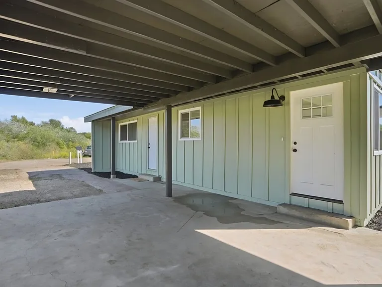247 E Branch St — Photo 5