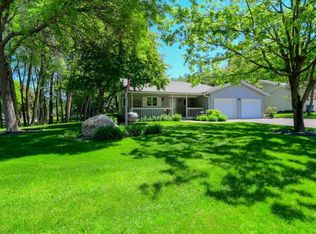 2630 Forest St N, Maplewood, MN 55109