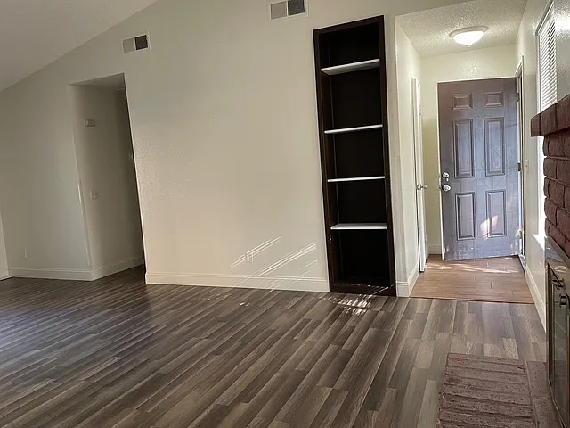 1025 Barnett Way #24 — Photo 3