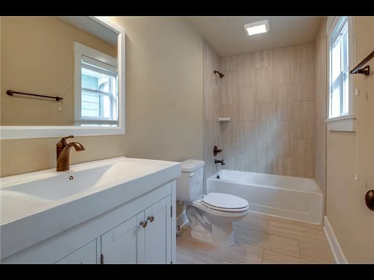 5312B Indiana Ave — Photo 8