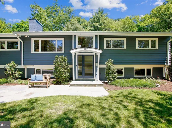 6511 Kenhowe Dr, Bethesda, MD 20817