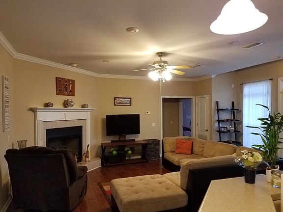3rd image of 10 Cotton Place Ave