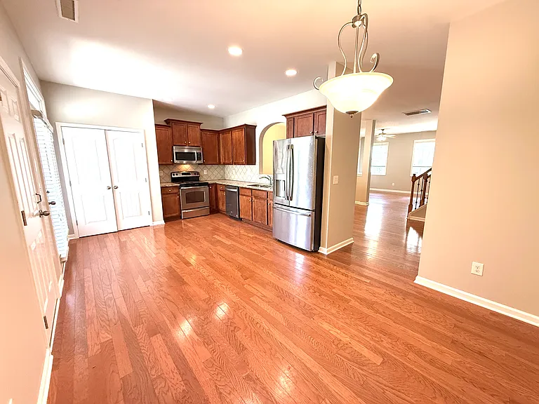 514 Dragby Ln — Photo 35