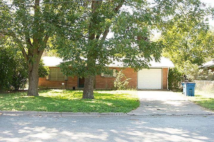 1st image of 503 Lake Dr