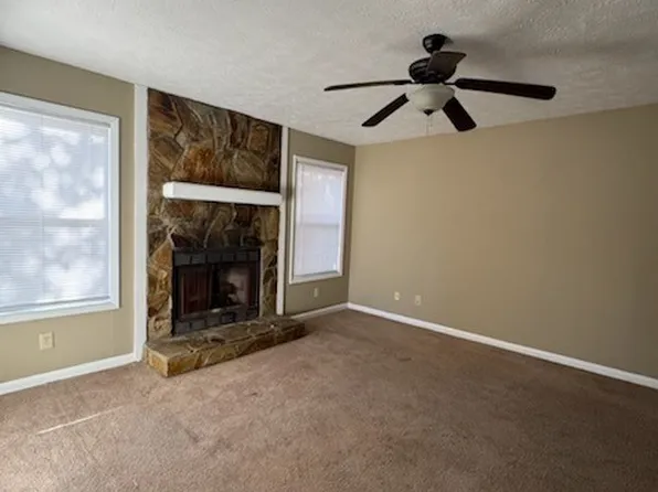 6801 Willowbrook Dr APT 4, Fayetteville, NC 28314
