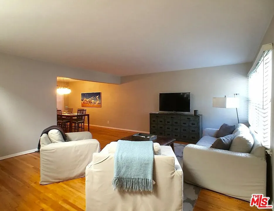 2 bed, 2.0 bath, 1202 sqft, $7,500 — Photo 4