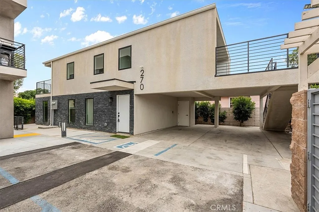2 bed, 950 sqft, $2,800 — Photo 1