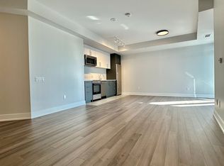 2525 Bathurst St #1201, Toronto, ON M6B 2Y9