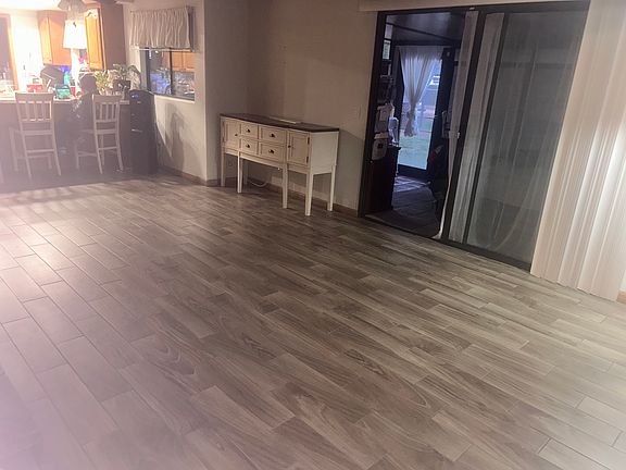 Family room Kitchen & sunroom