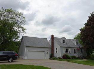 9976 Gifford Rd, Amherst, OH 44001