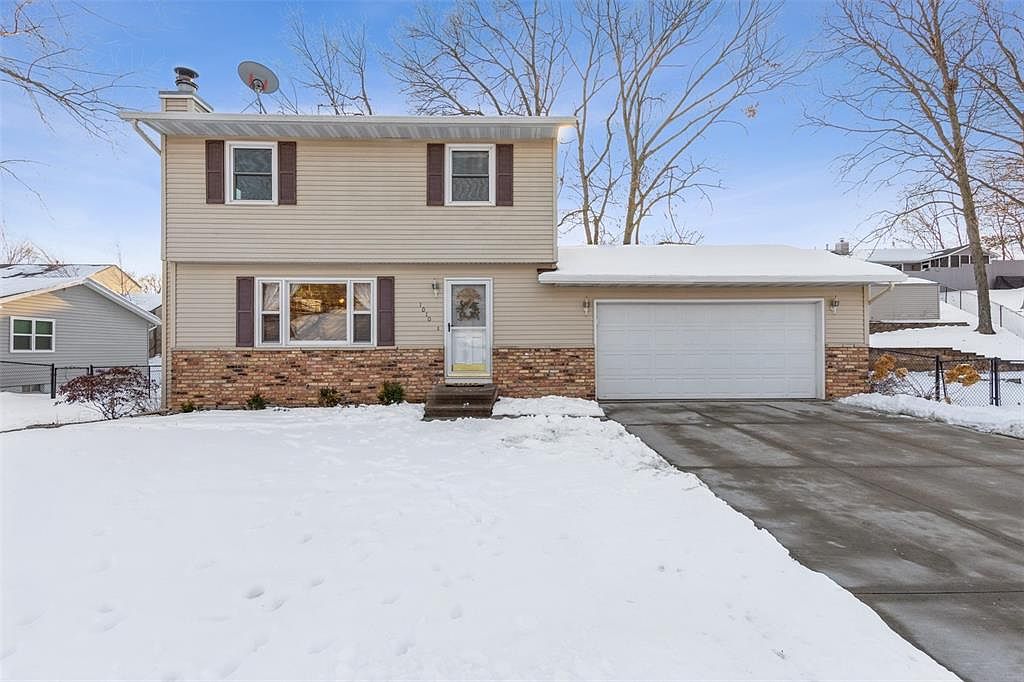 1010 Westwood Dr NW, Cedar Rapids, IA 52405 Zillow