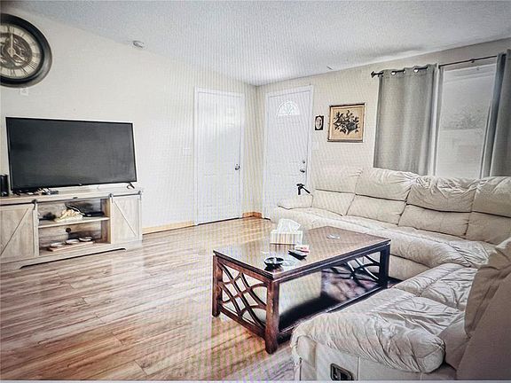 4th image of 5543 Moog Rd