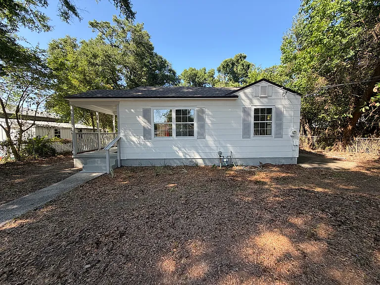 10 Ruberia Ave — Photo 1