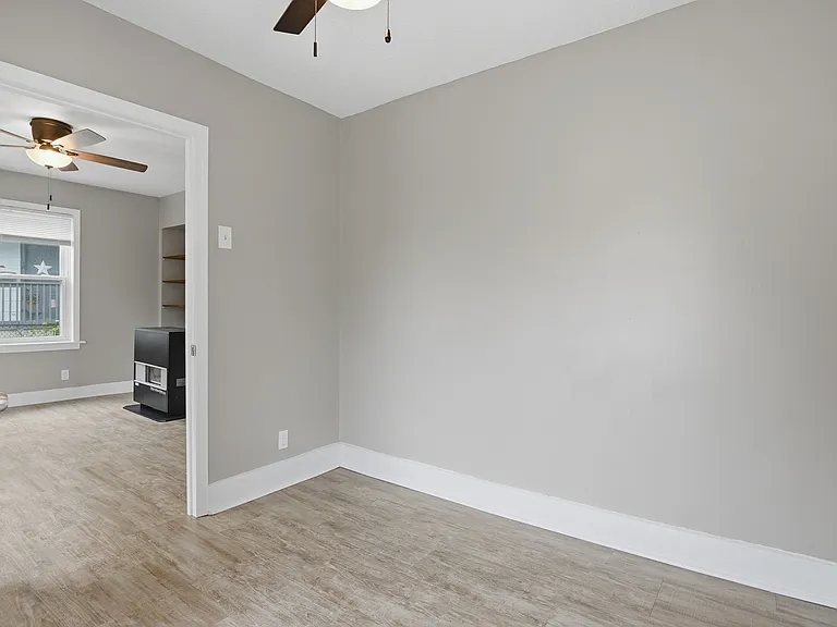 6 Oswald St #1 — Photo 3
