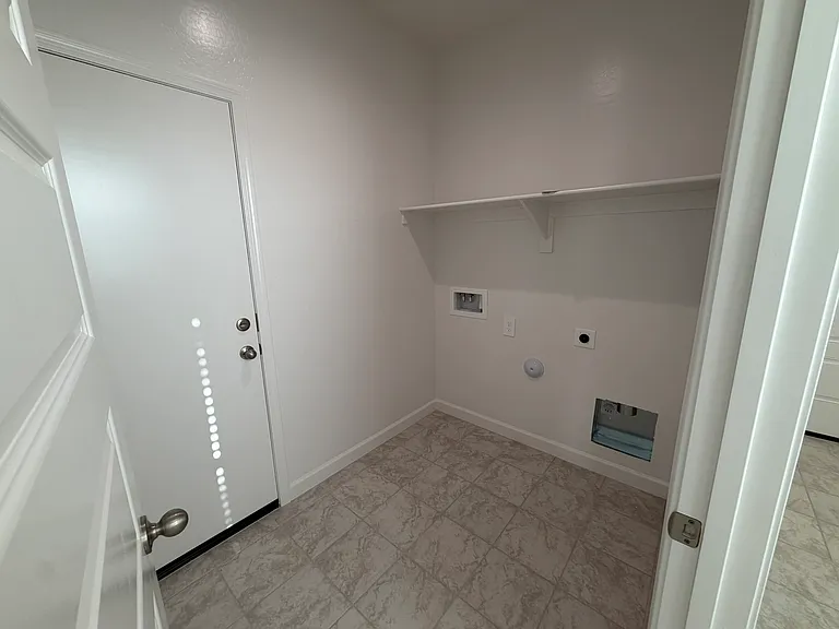 2702 W Shepperd Ave — Photo 9