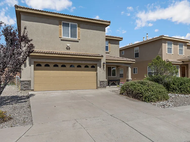 1740 Black Gold St SE — Photo 2