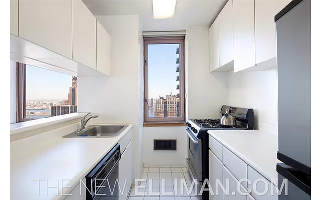 Rented by Douglas Elliman | media 36