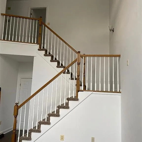 33 Marion Dr — Photo 5