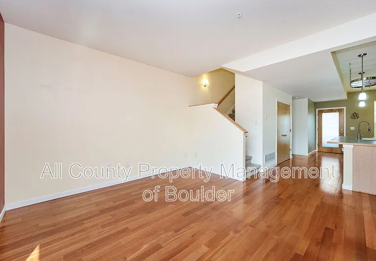 1345 Yellow Pine Ave — Photo 3