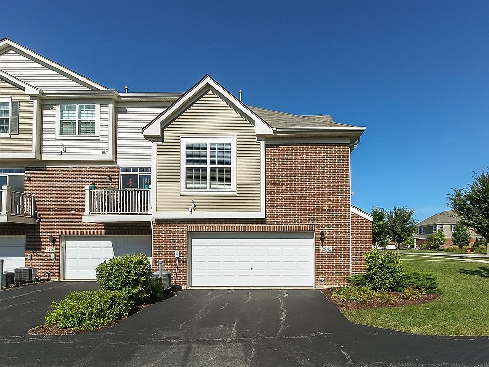 1st image of 2542 Dunraven Ave