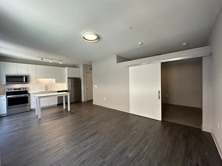 Luna Apartments — Photo 71