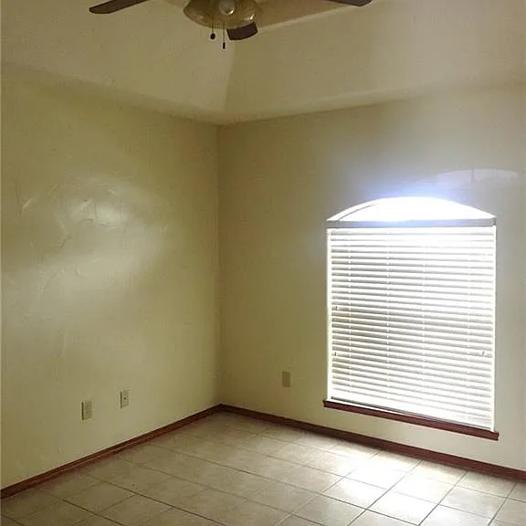 2000 Circle Dr #3 — Photo 6