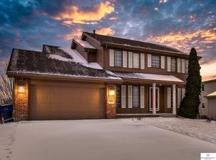 2133 Ashwood Ave, Papillion, NE 68133