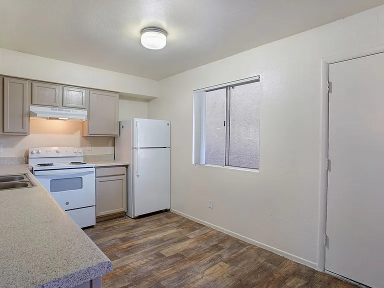 Windrose Villas Apartments — Photo 5