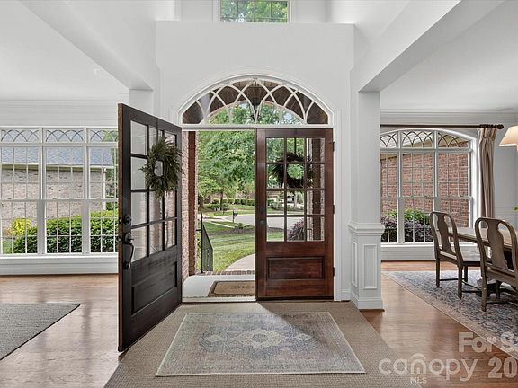 4th image of 8905 Herbert Ln