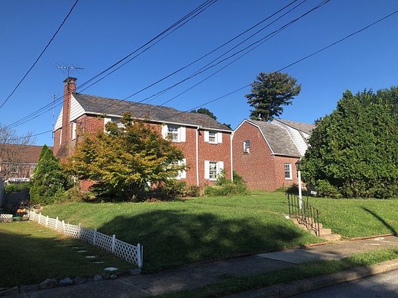 3rd image of 1110 Serrill Ave